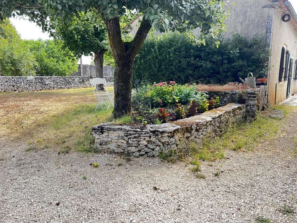 Charmante propriété avec piscine près de Saint-Cirq-Lapopie - photo 16