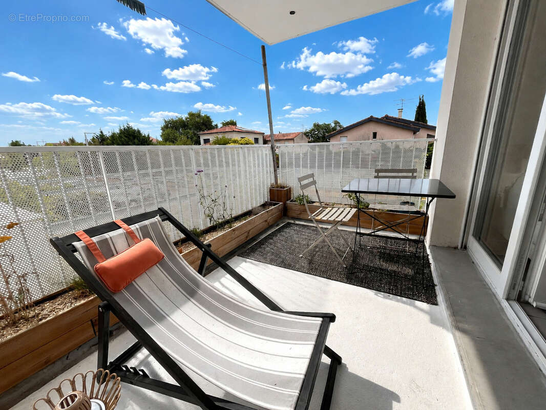 Exclusivité ! Duplex T3 avec loggia à proximité du centre de Saint Simon avec parking. - photo 3