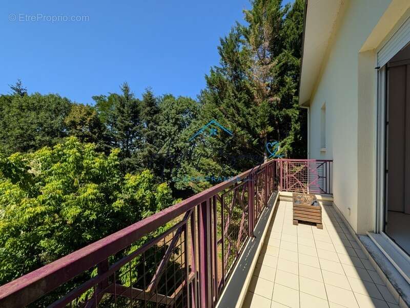 Calme, confort et commodités : découvrez ce T3 au cœur d’une résidence arborée - photo 12