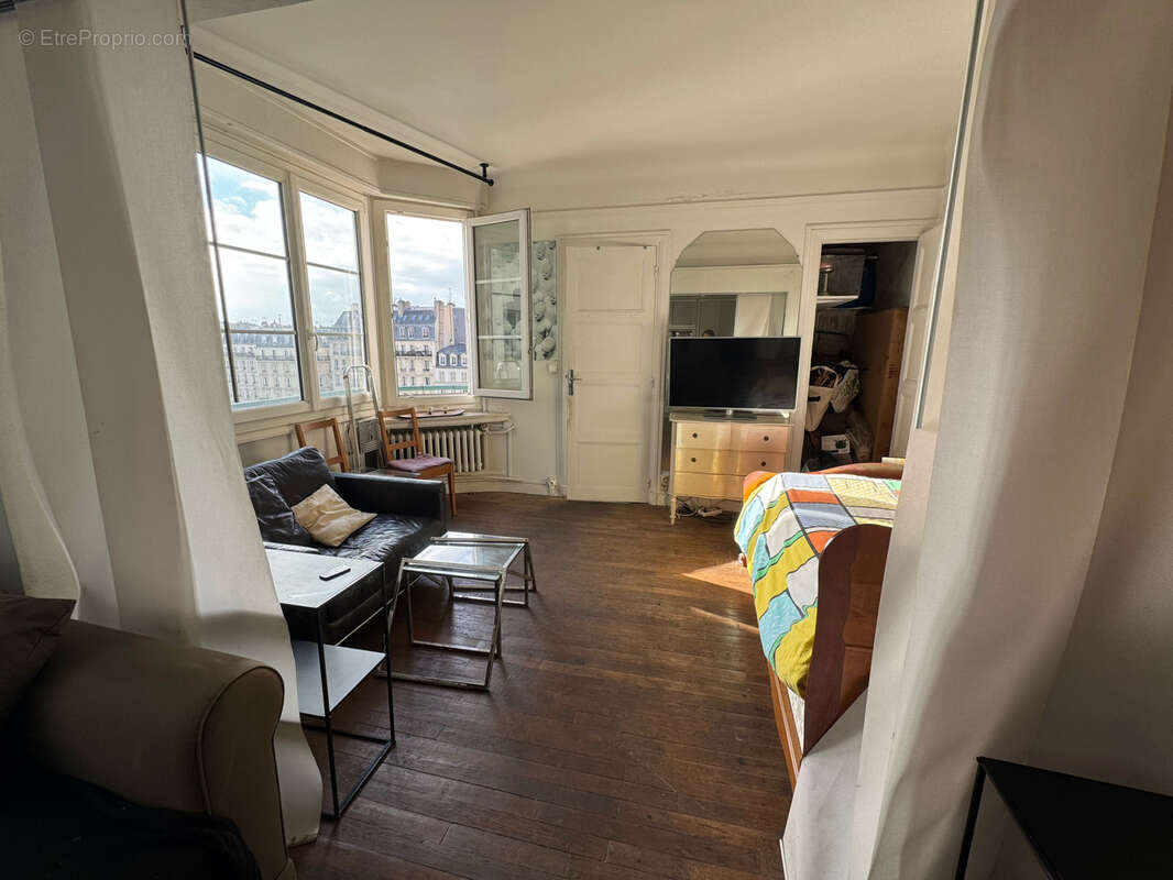 Appartement à PARIS-17E