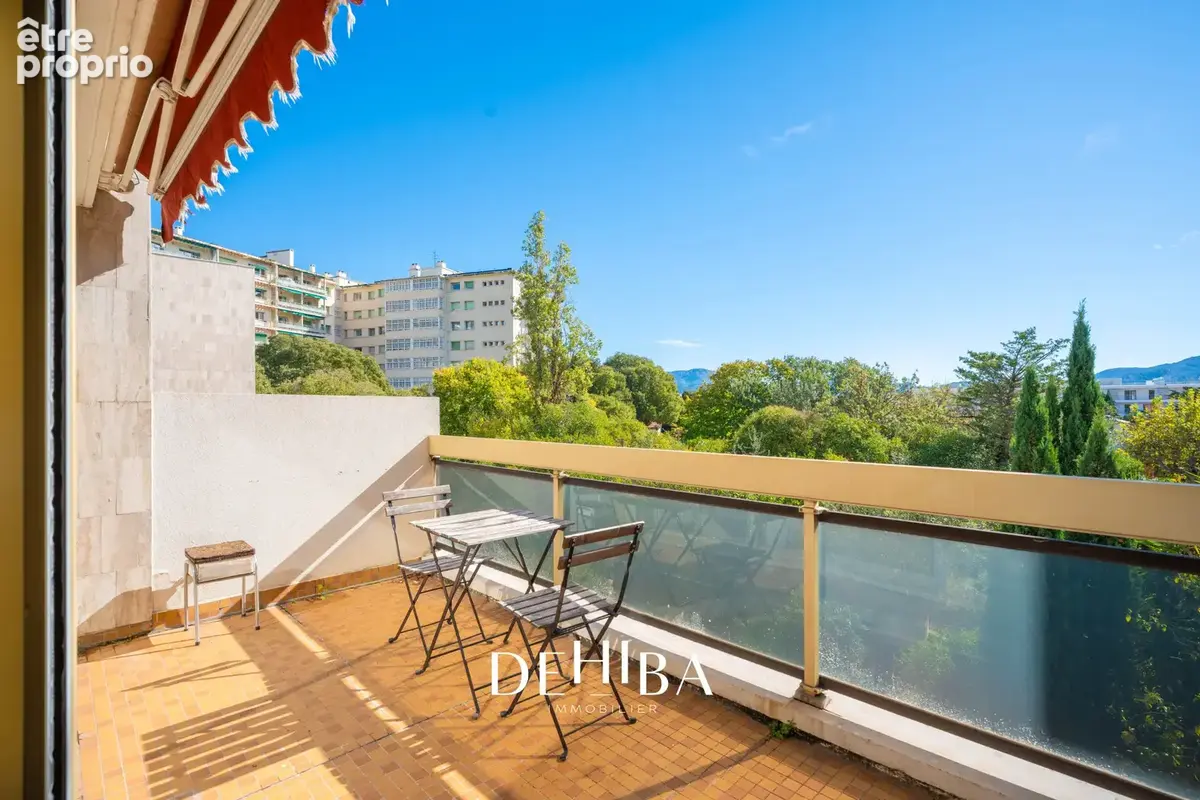 Carré d'or - appartement familial de 112m2 avec terrasse plein ciel, garage et cave - photo 2
