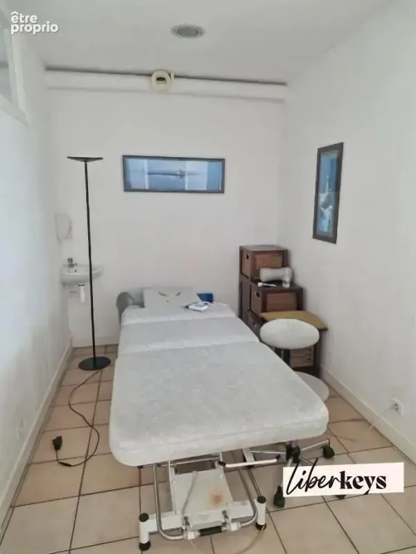 Local d'activite 135 m² possibilite appartement - photo 7