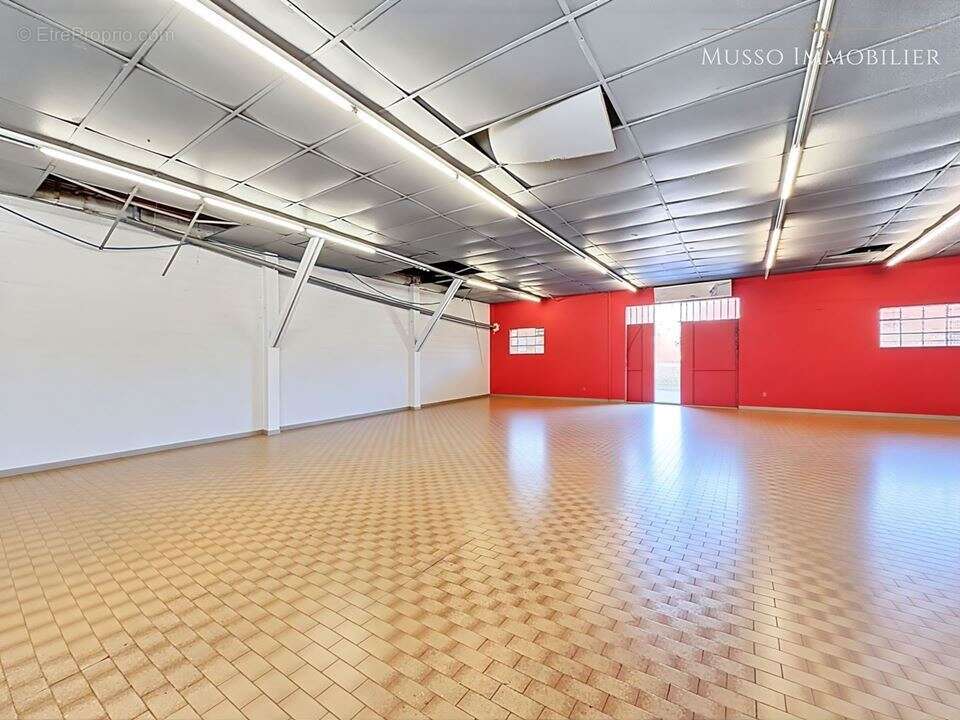 Commerce à MARSEILLE-9E