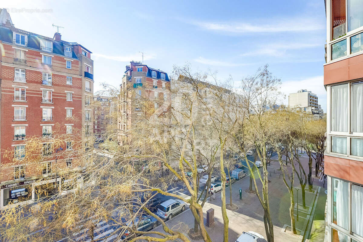 Appartement à PARIS-19E