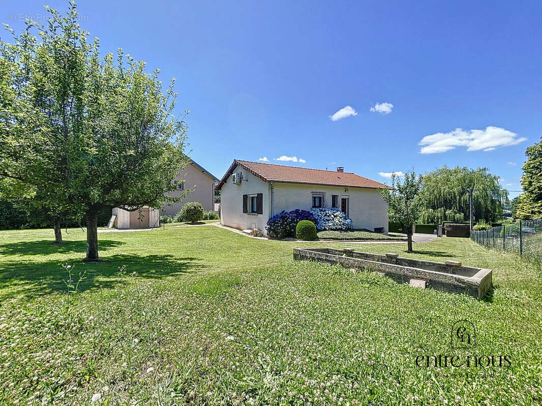 Photo 2 - Maison à COURS-LA-VILLE