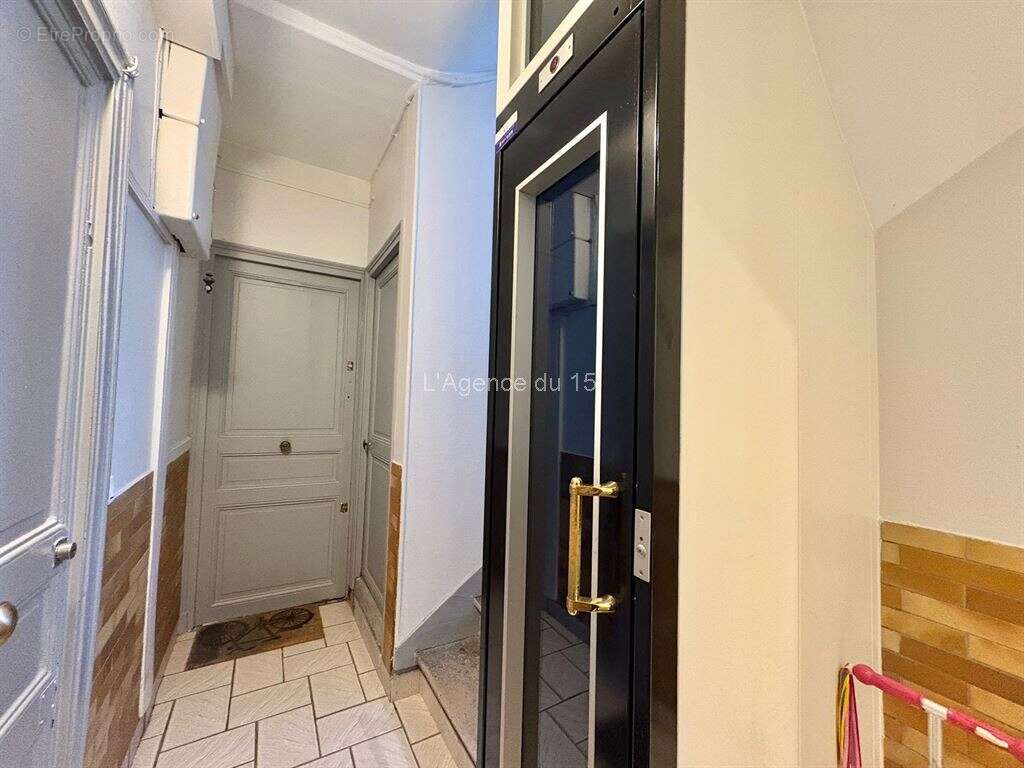 Appartement à PARIS-14E