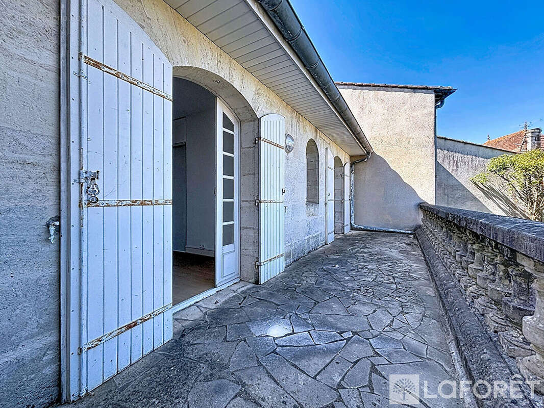 Maison Cadillac En Fronsadais 5 pièces1 51 m2 - photo 4