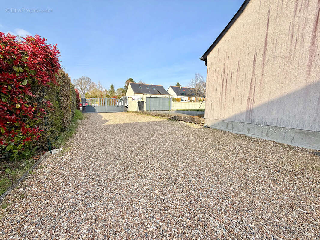Maison à SOUVIGNE