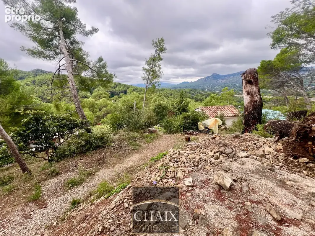 133360 ROQUEVAIRE - Terrain de 7367m2 avec vue + Cabanon aménagé en habitation de 20m2 - photo 10