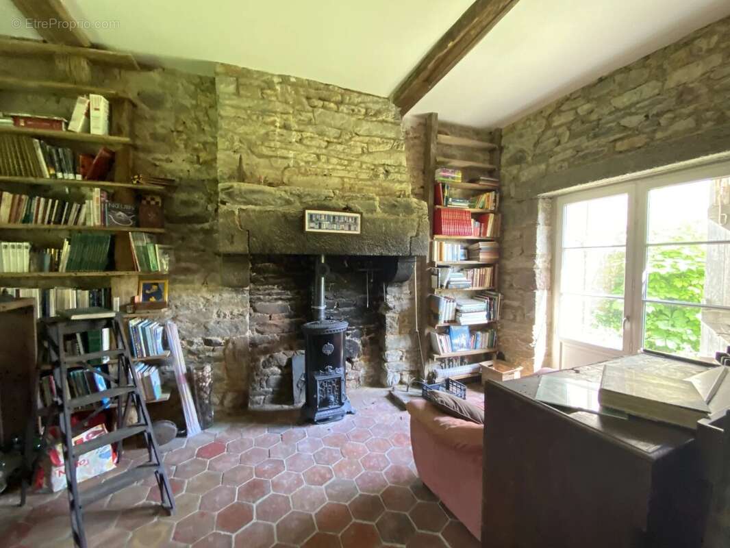 Maison à CARROUGES