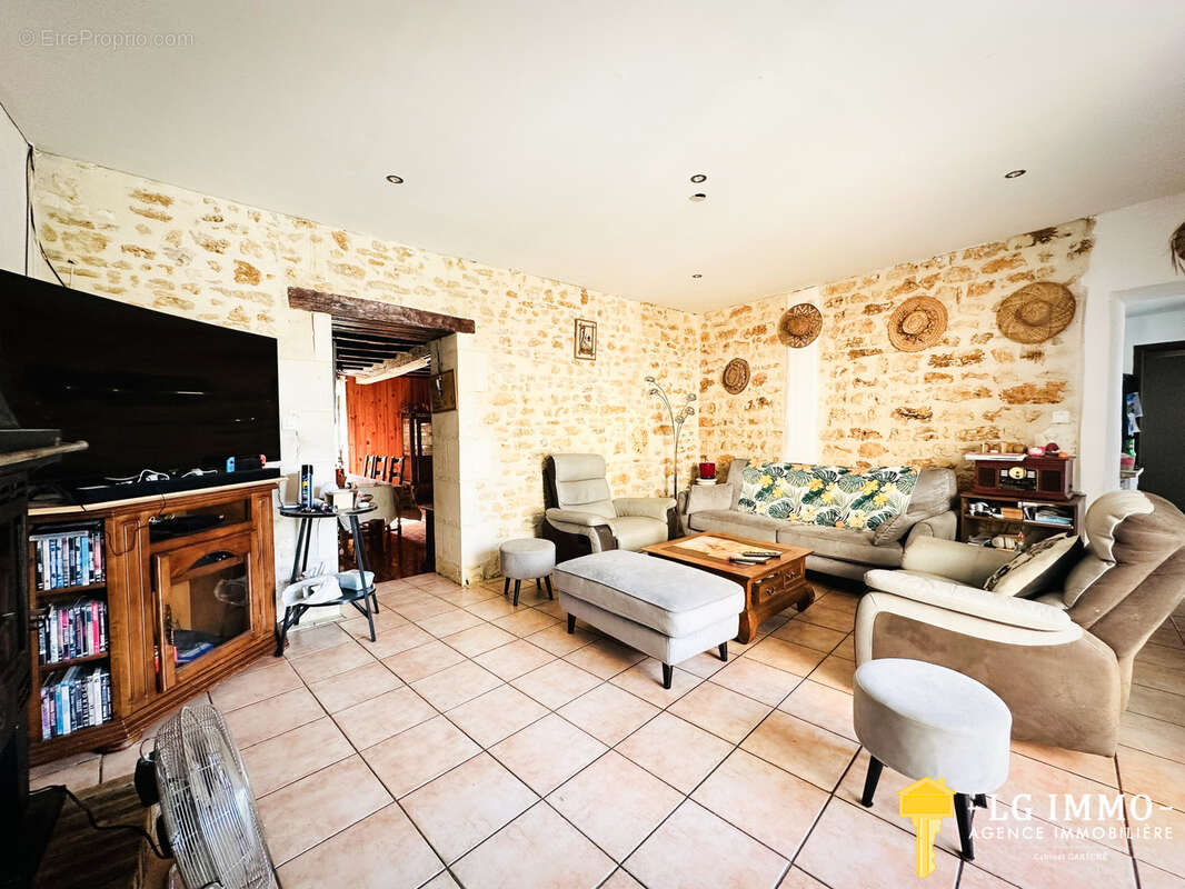 Maison à RIOUX