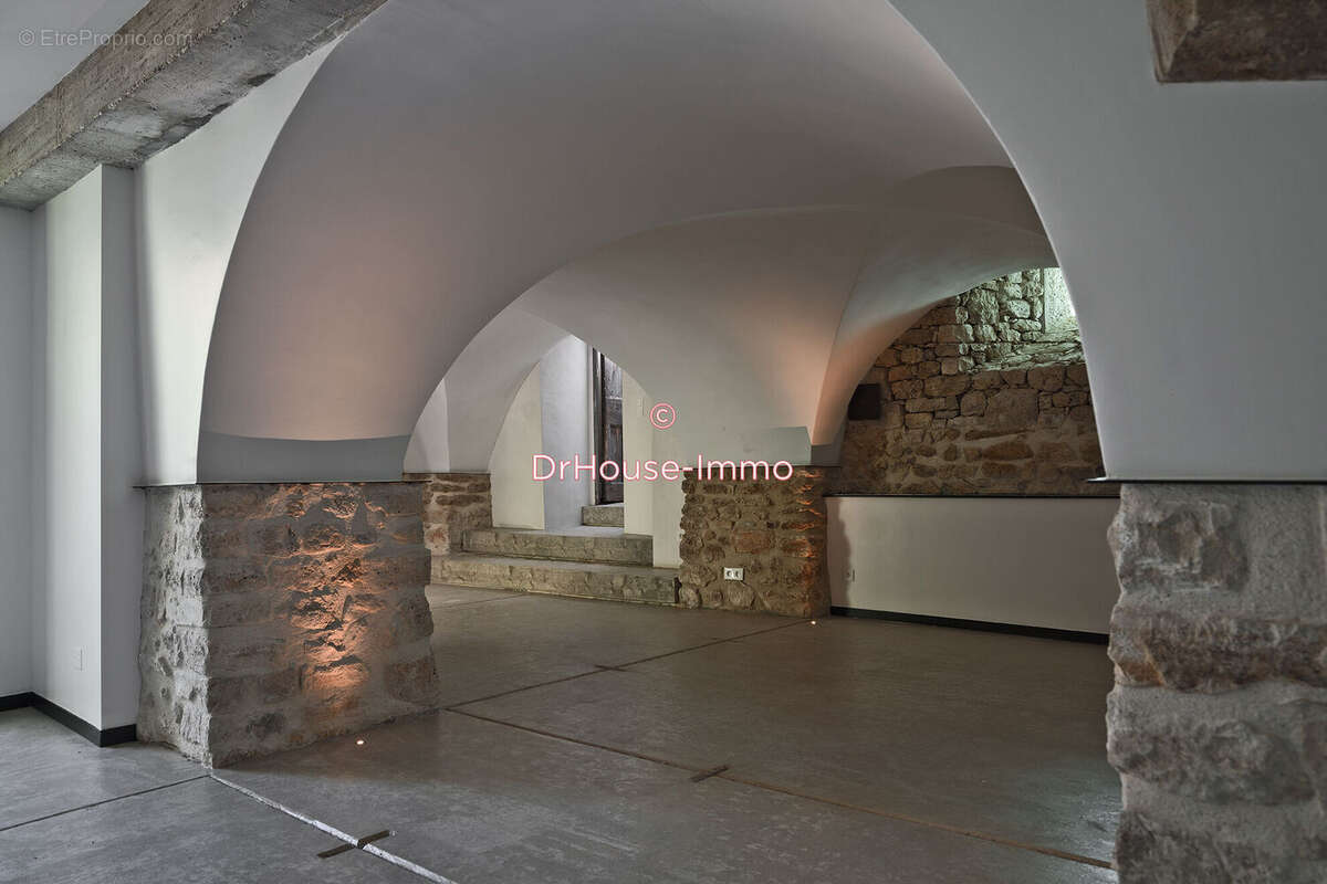 Maison 288 m² à Grignan  - photo 8