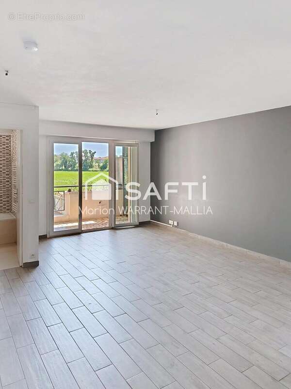 Photo 2 - Appartement à FREJUS