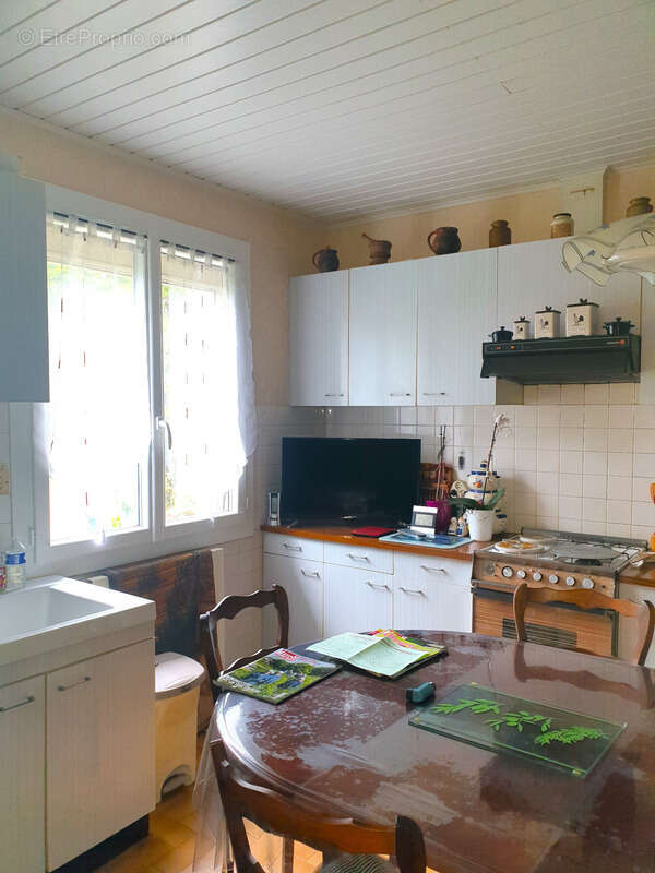 BARBEZIEUX Est à vendre maison 120 m² 3/4 chambres 2 garages terrain 15 000 m² avec un bois !!! - photo 10