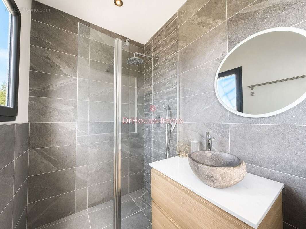 Maison 109 m² à Carros  - photo 9