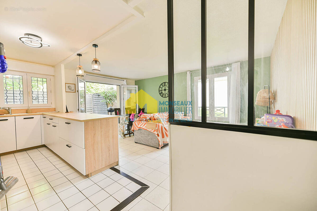 Appartement à CHILLY-MAZARIN