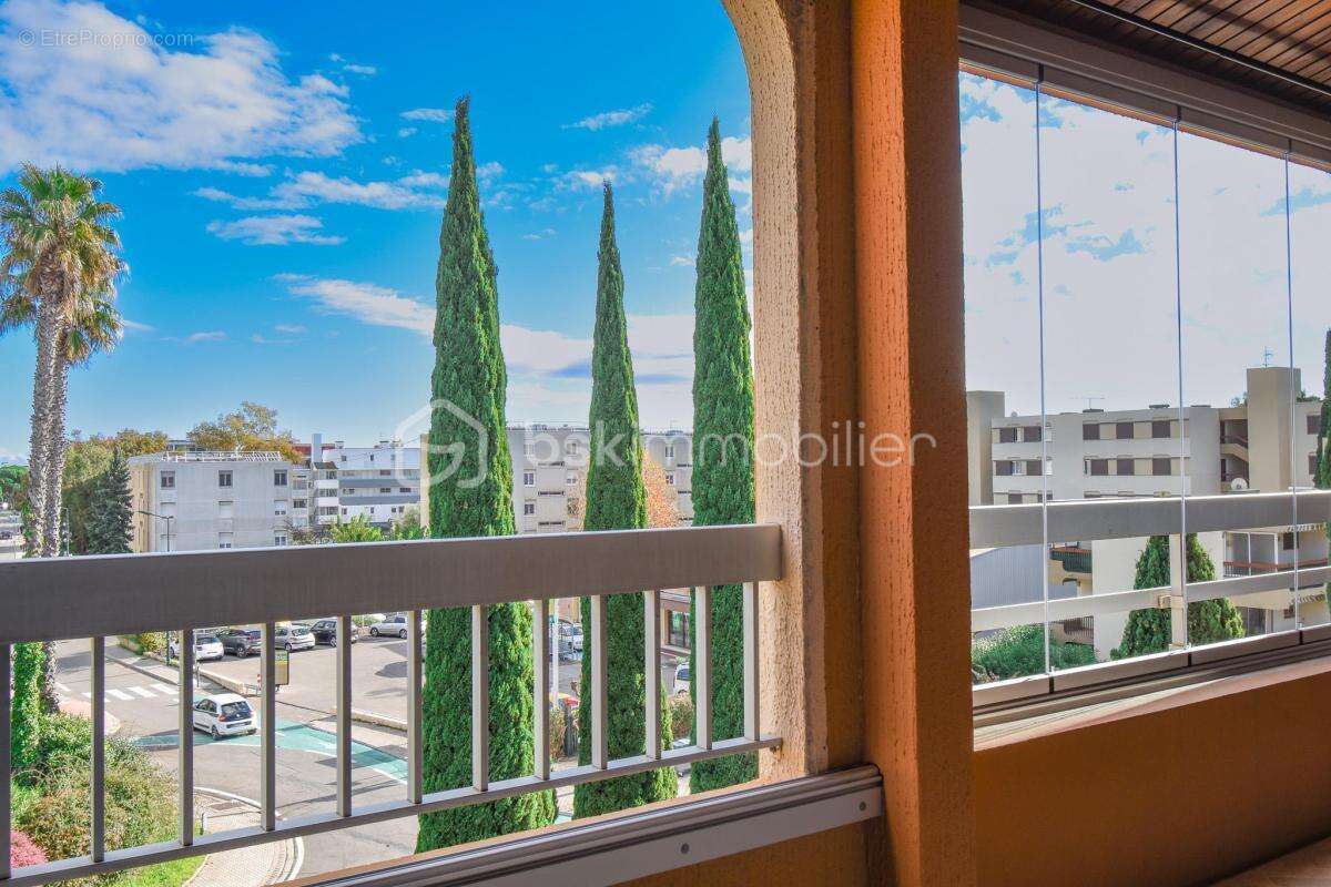 A la vente T3 entièrement rénové au 3ème et dernier étage! - photo 4