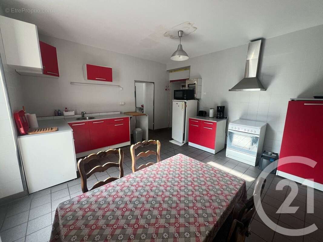 Maison 350 m² à Aurillac  - photo 10