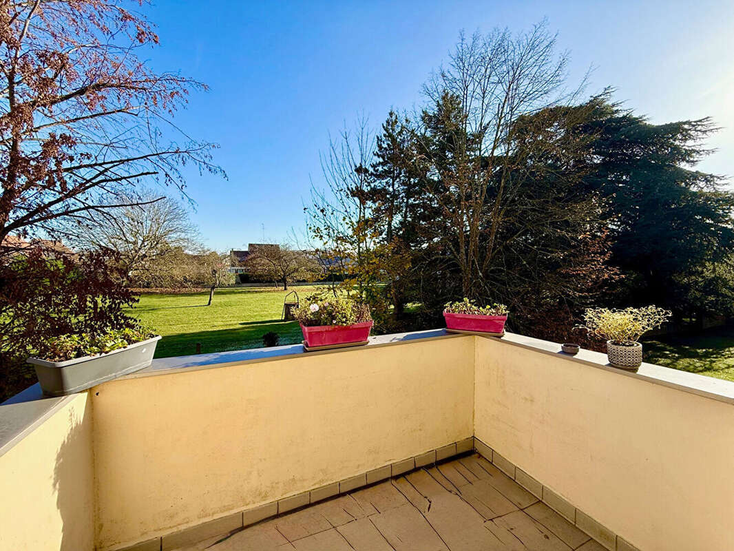 Appartement à BRIE-COMTE-ROBERT