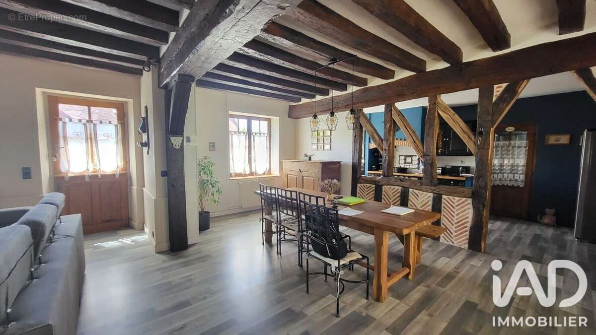 Maison 156 m² à Poulaines  - photo 5