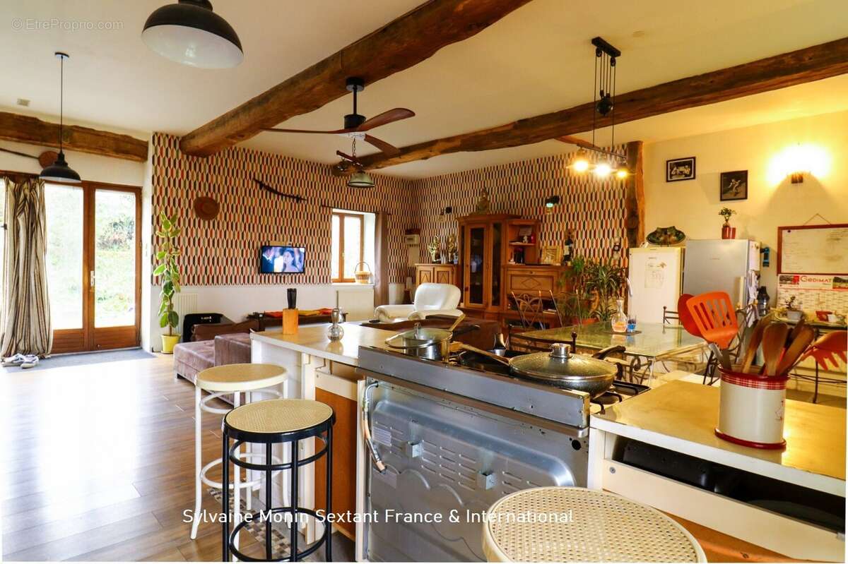 Maison à SAINT-MEDARD-D'EXCIDEUIL