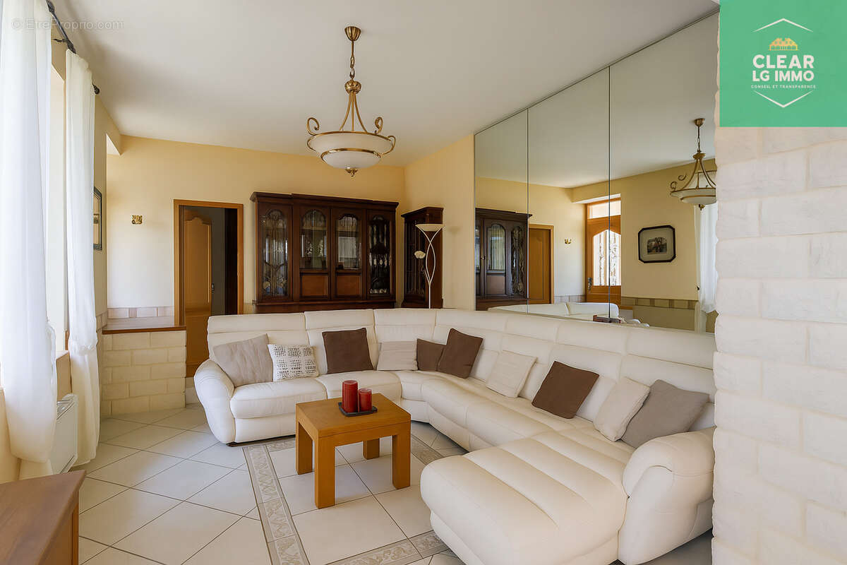 Maison rénovée 150 m2 avec hangar - photo 8