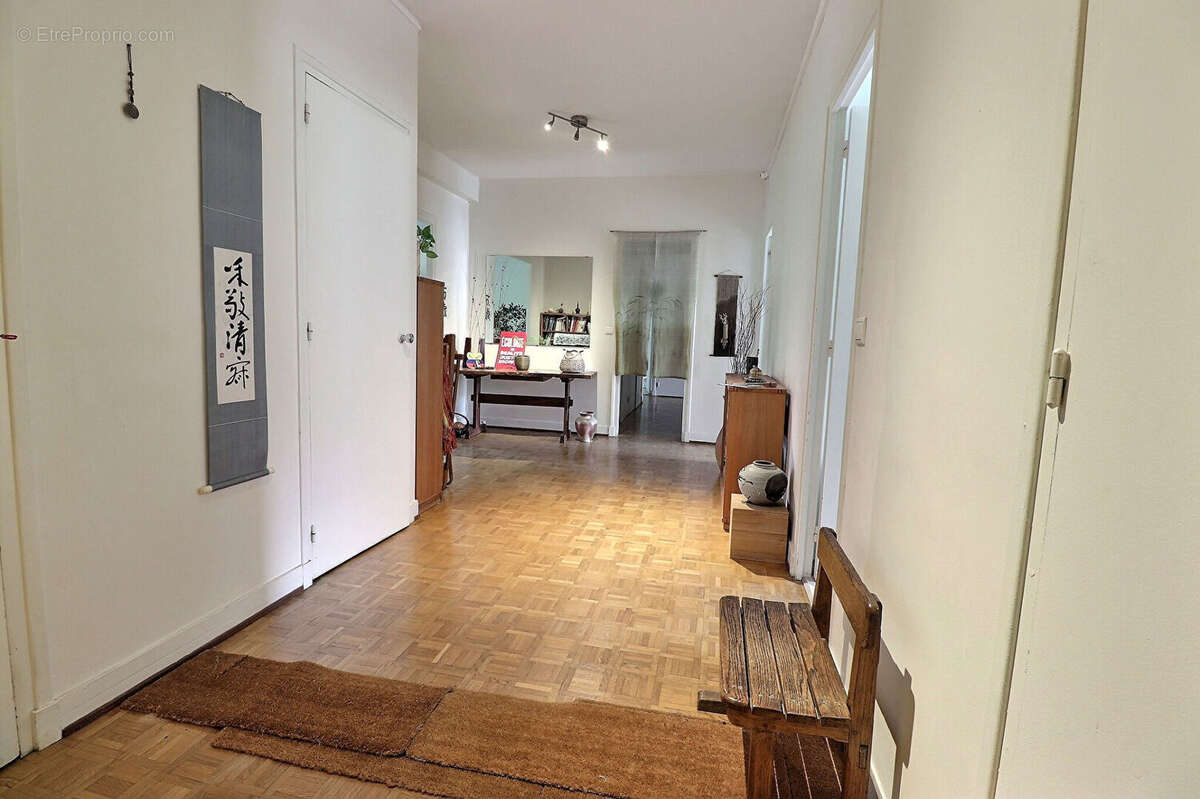 Appartement à SAINT-NOM-LA-BRETECHE