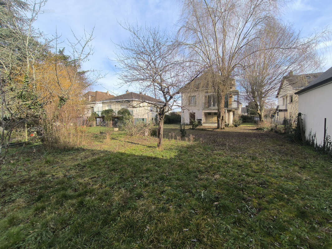 Terrain à CHAMBRAY-LES-TOURS