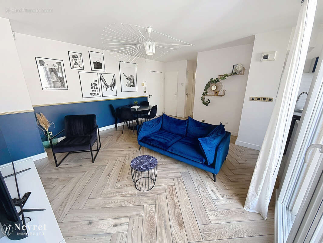 Appartement T3 de 61 m2 avec balcon, ascenseur et deux parkings   Limite Lyon 8 - photo 4