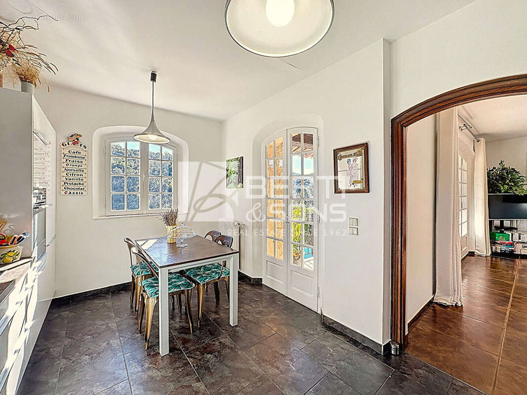 Maison à MANDELIEU-LA-NAPOULE