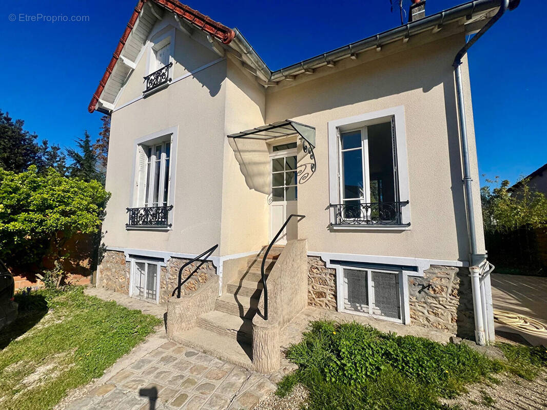 Maison à BRIE-COMTE-ROBERT