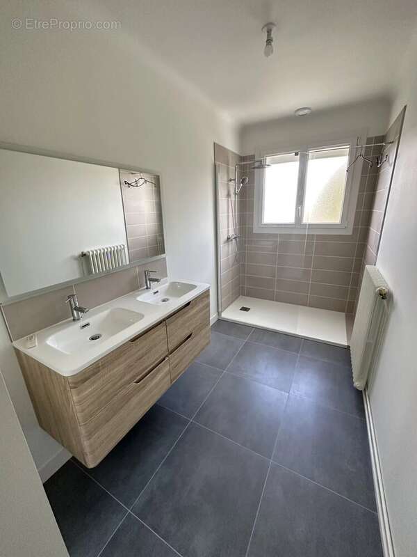 Maison à SAINT-CHRISTOPHE-DU-LIGNERON