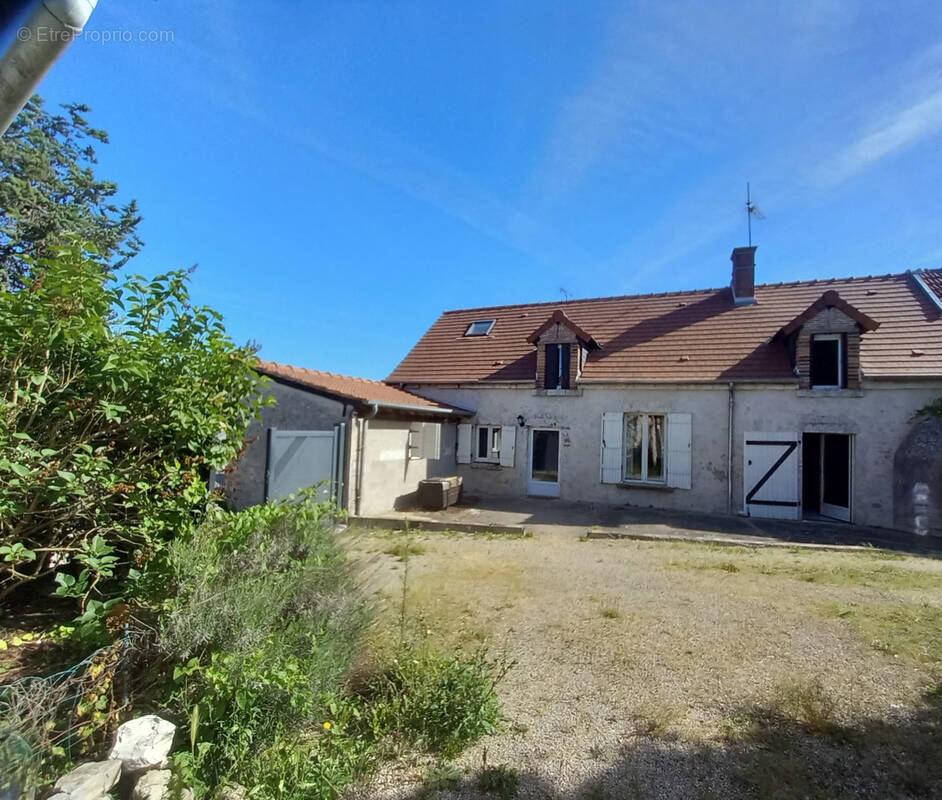 Maison à DRY