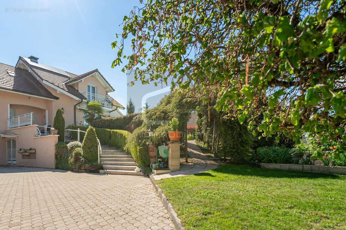 Maison à SAINT-MARTIN-BELLEVUE