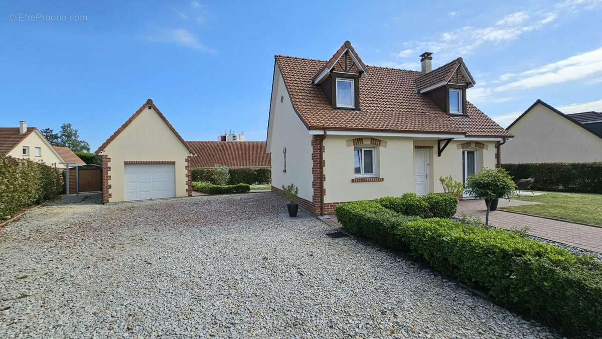 Maison à SAINT-ETIENNE-DU-ROUVRAY