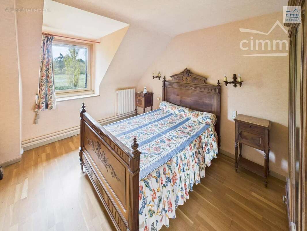 Maison à BOURG-DES-COMPTES