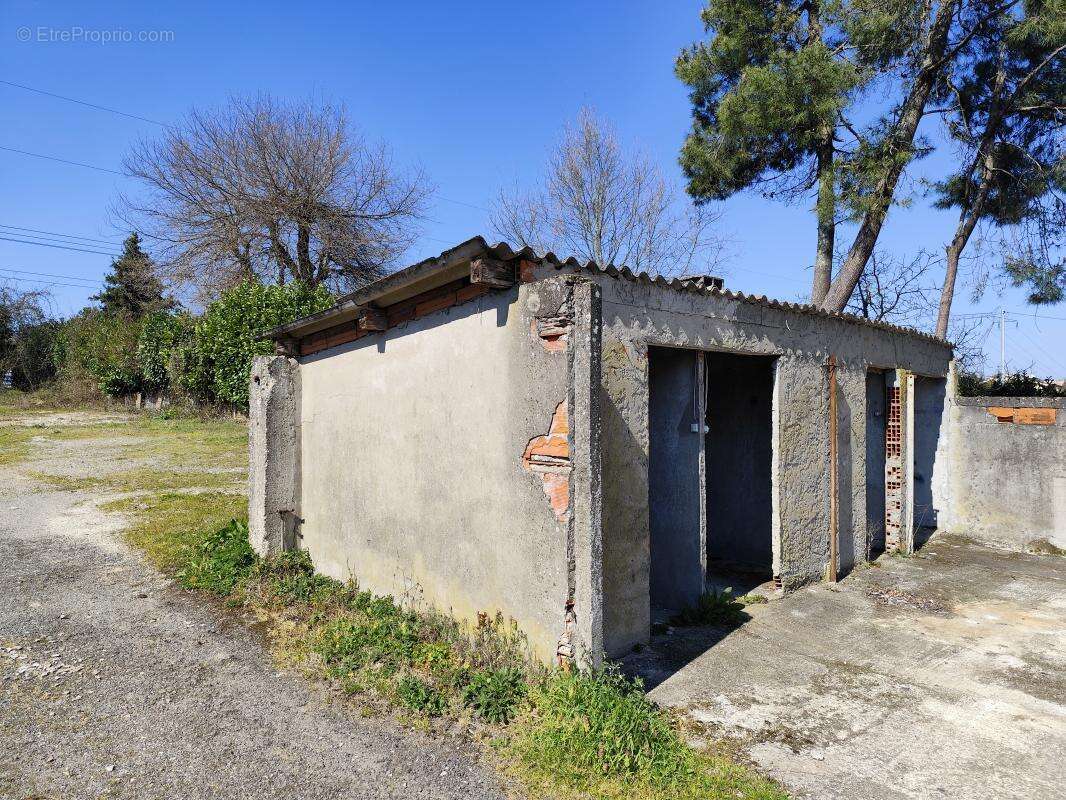 Commerce à ARTIGUES-PRES-BORDEAUX