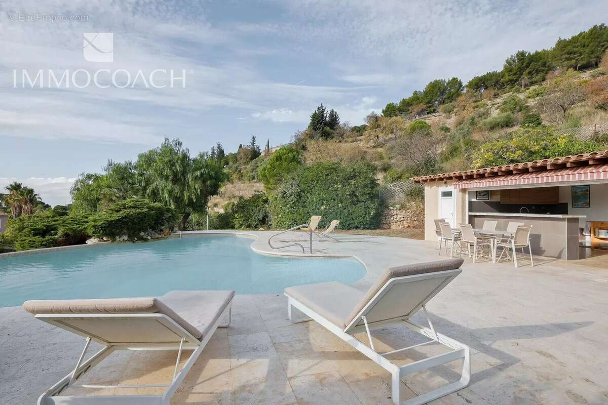 Maison à CARQUEIRANNE