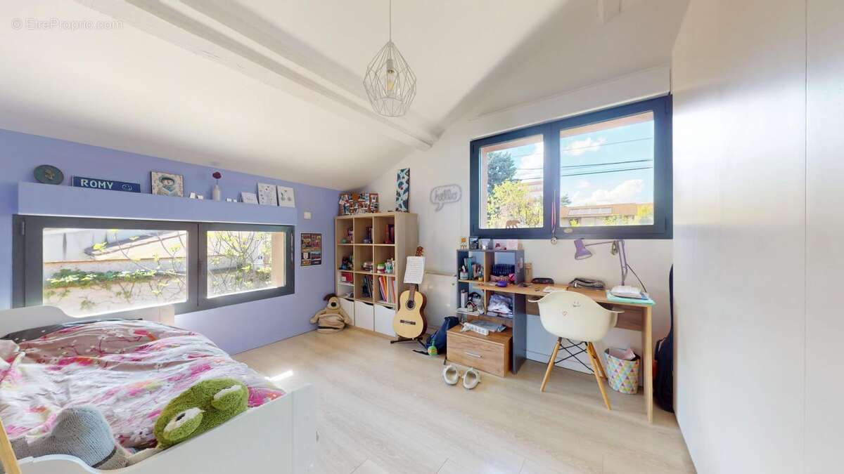 Maison à SATHONAY-CAMP