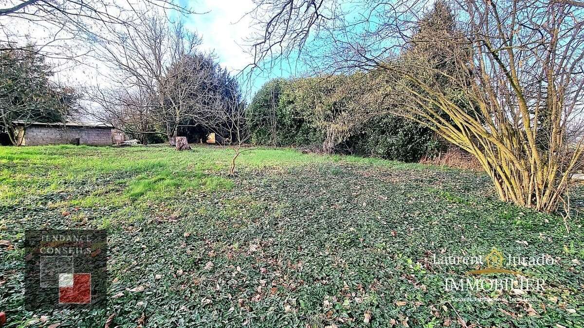 Terrain à MOGNENEINS