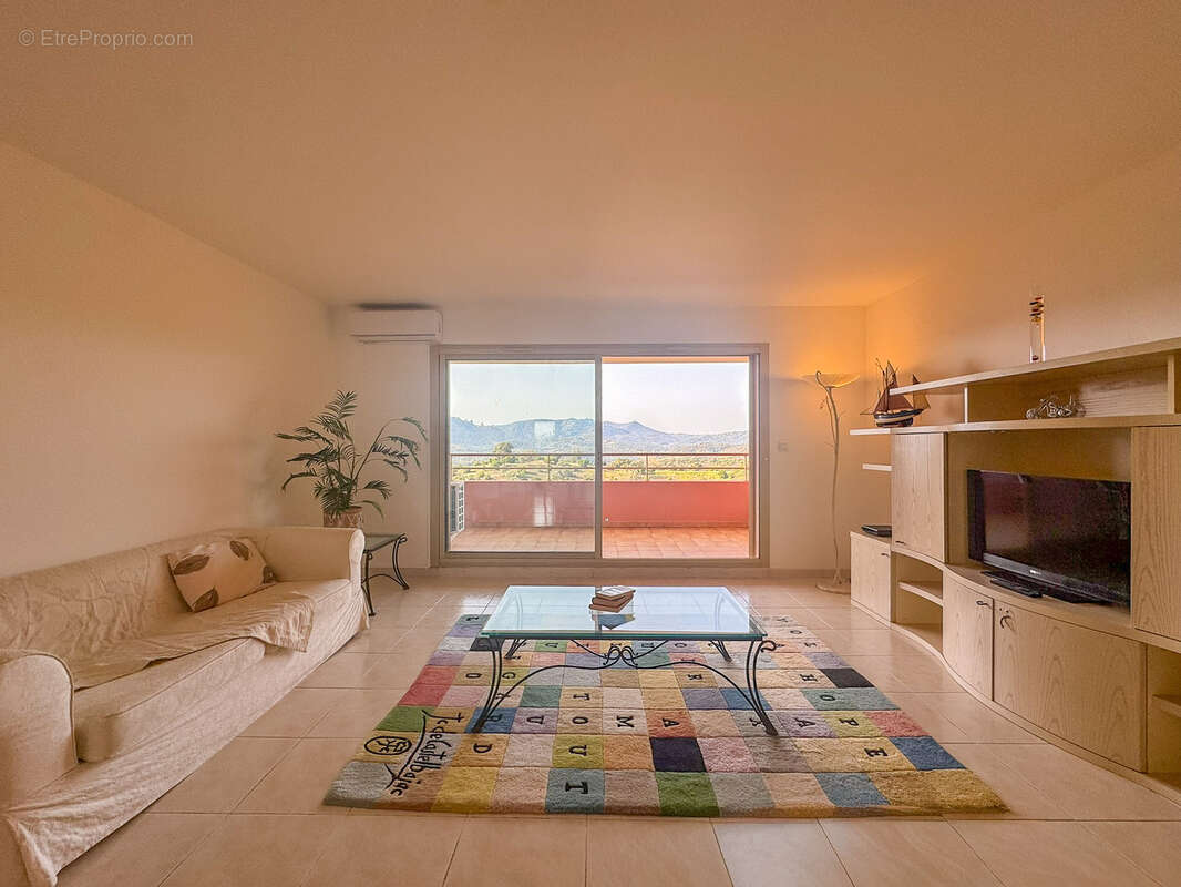 Appartement à MANDELIEU-LA-NAPOULE