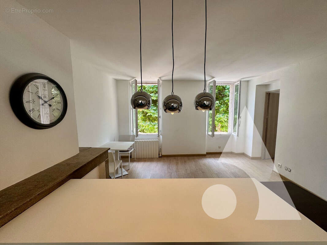 Appartement à COTIGNAC