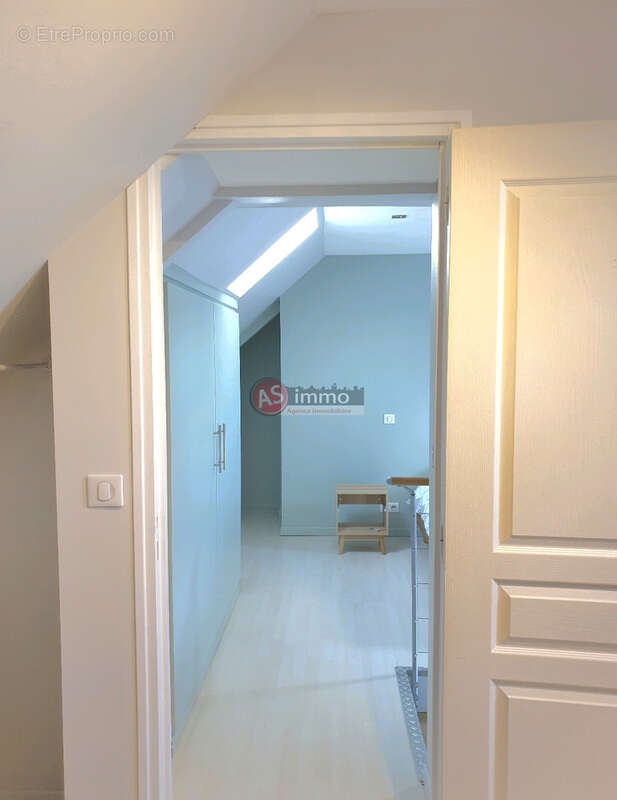 Appartement en duplex vendu meublé - 55.10 m2 hab. - photo 7