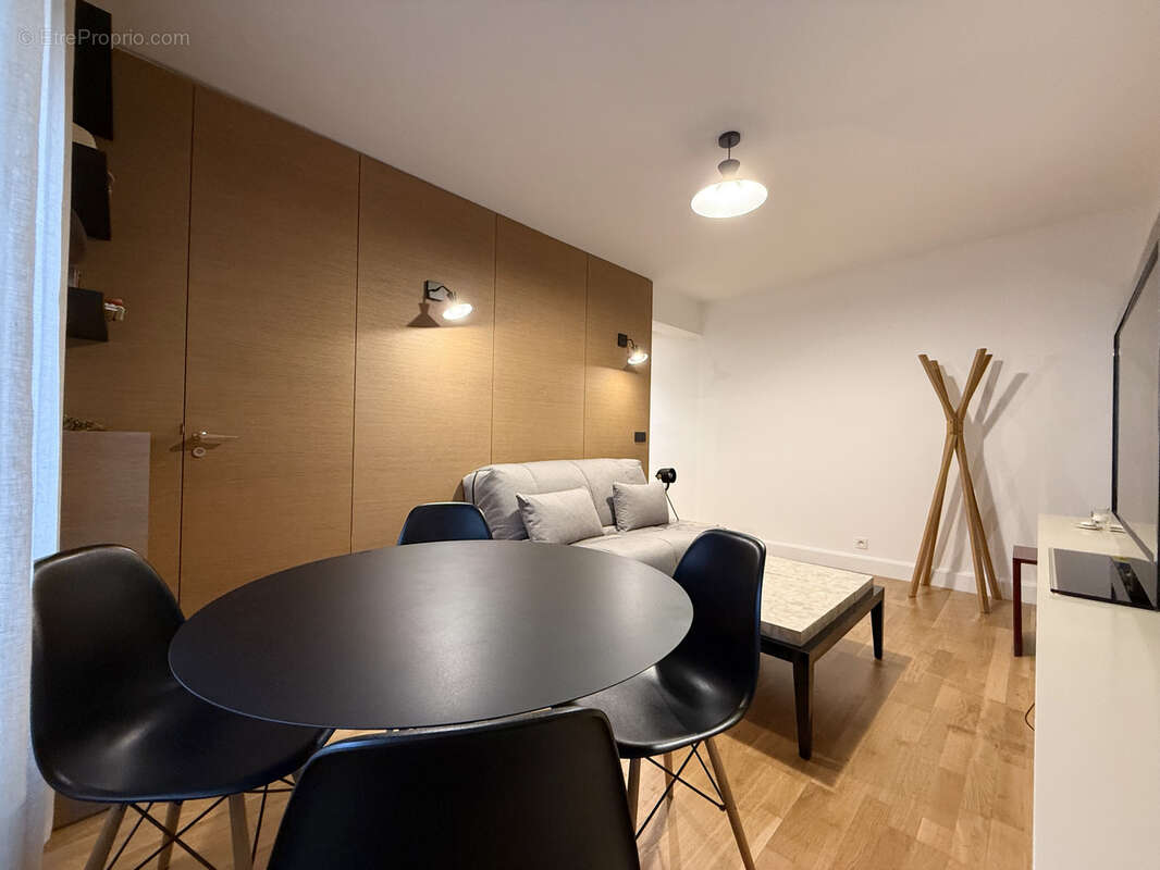 Appartement à COURBEVOIE