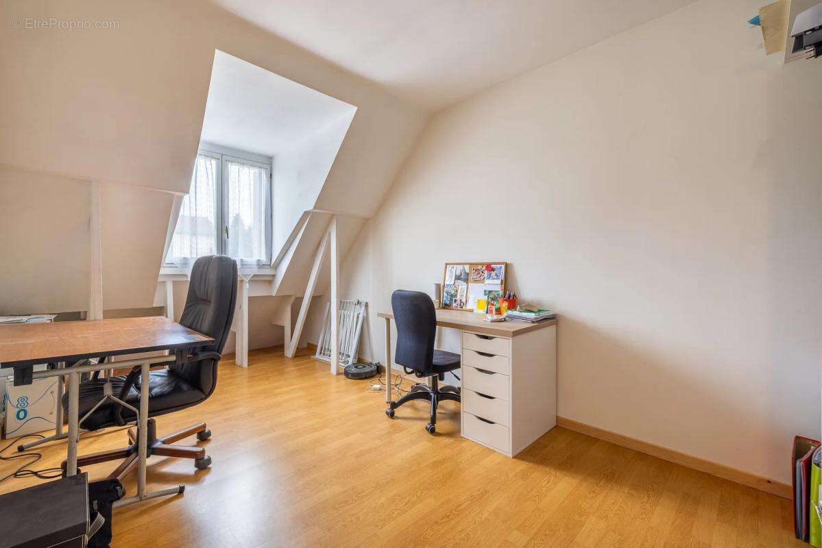 Maison à BRIIS-SOUS-FORGES