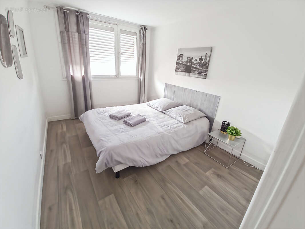 Appartement à SAINT-ETIENNE-DU-ROUVRAY