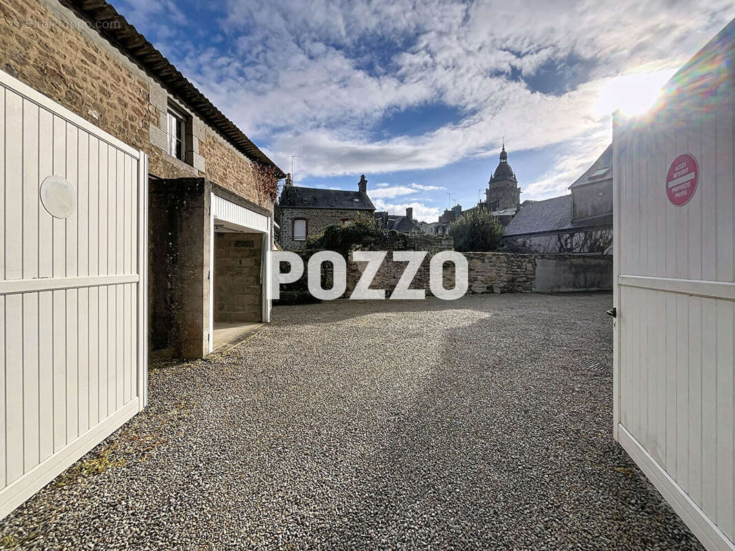 Appartement à VILLEDIEU-LES-POELES