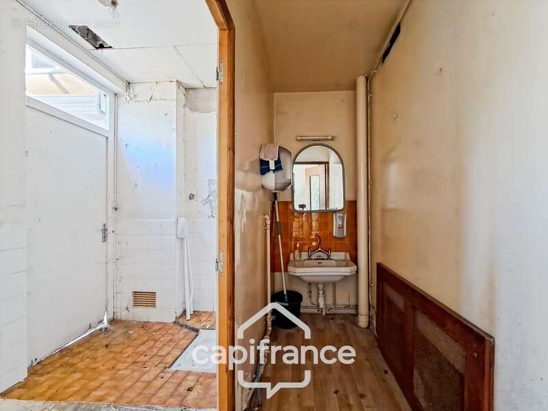 Ancien bar-restaurant avec logement – Fort potentiel au cœur de Châteaumeillant - photo 34