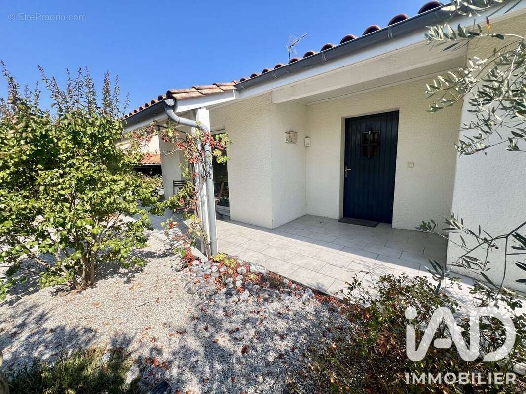 Photo 3 - Maison à LE HAILLAN