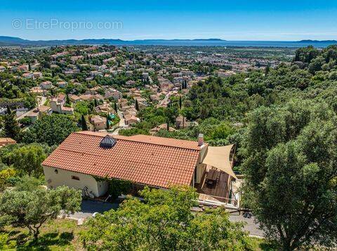 Maison à HYERES